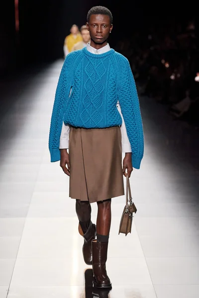 Look 24